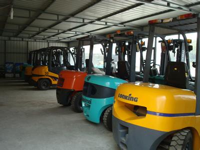 供應(yīng)國產(chǎn) 進(jìn)口二手叉車,二手電動叉車 包送