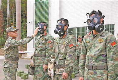 筑牢安全防線 提升應急能力——廣東省紫金縣人武部深入開展群眾性練兵活動，扎實組織防毒面具使用訓練