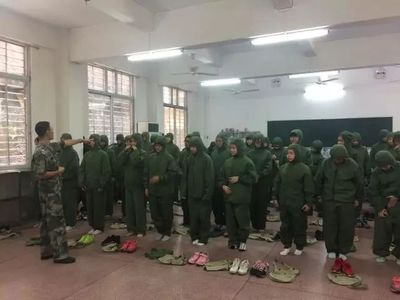 強我心志，融藝于陶——記初二級三防、陶藝綜合實踐活動